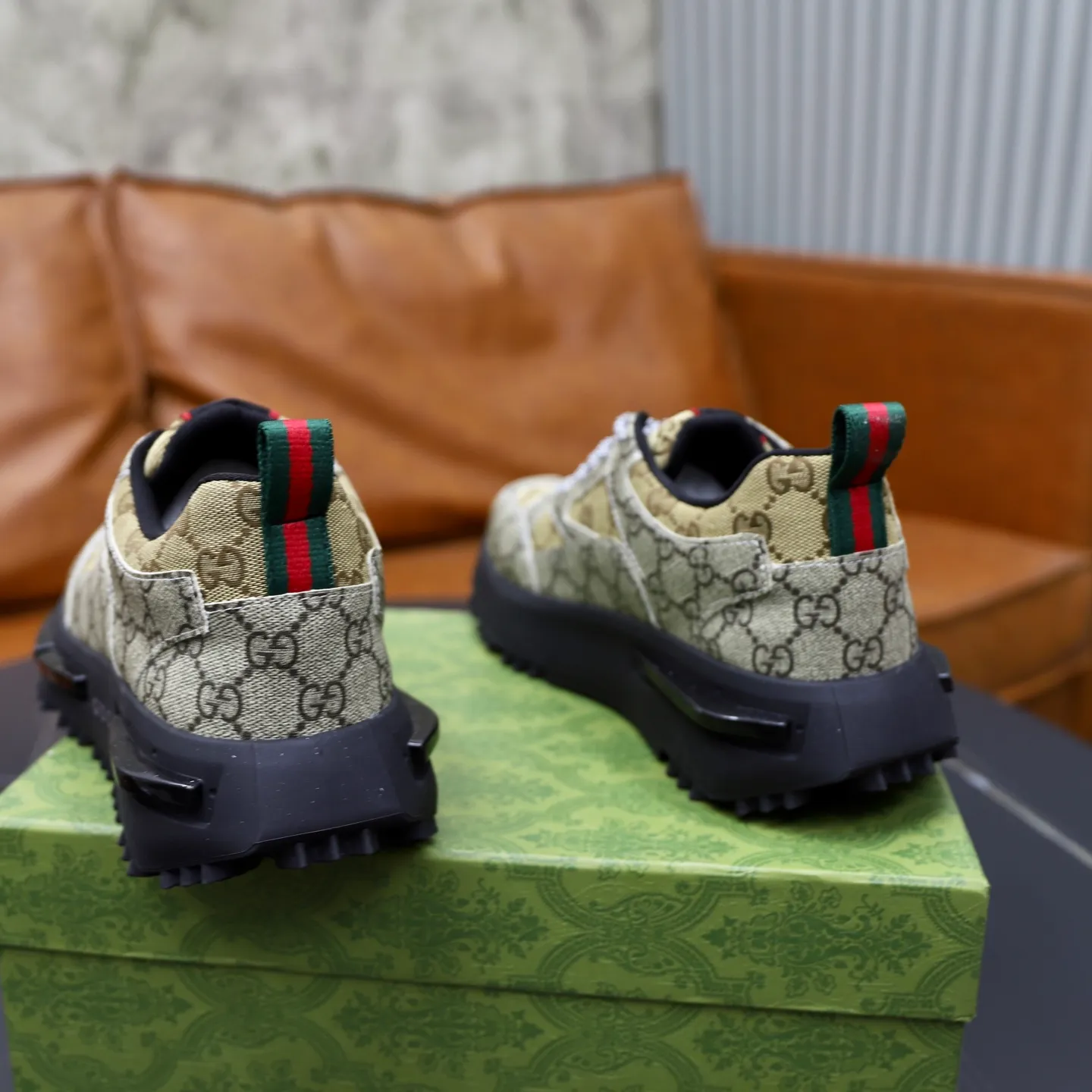 Men's shoes: 462💰🙅‍♂️🙅‍♂️🙅‍♂️ Brand: GUCCI Standard code: 38-44 (45 customized) Grade: Same as the official website Material: Original leather splicing Comfortable and breathable lining Original wear-resistant outsole Style category: Men's fashionable casual shoes Running sneakers Noble luxury brand elements Top luxury Color: actual picture color